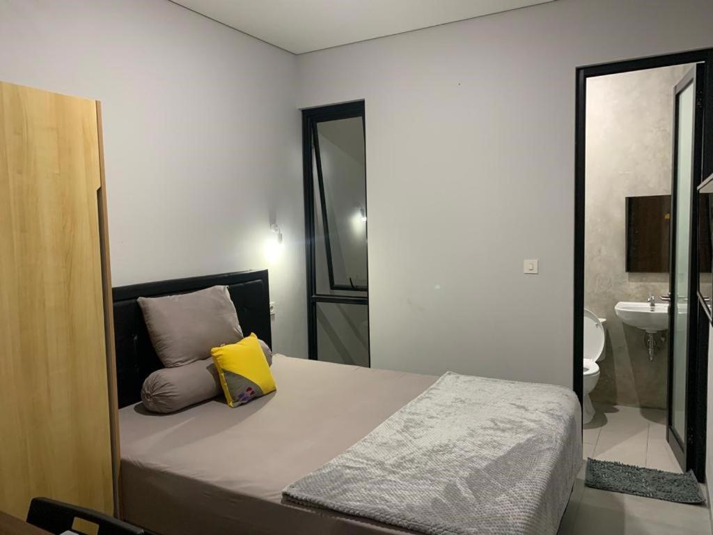 Cozy Puri Hotel Jakarta Ngoại thất bức ảnh